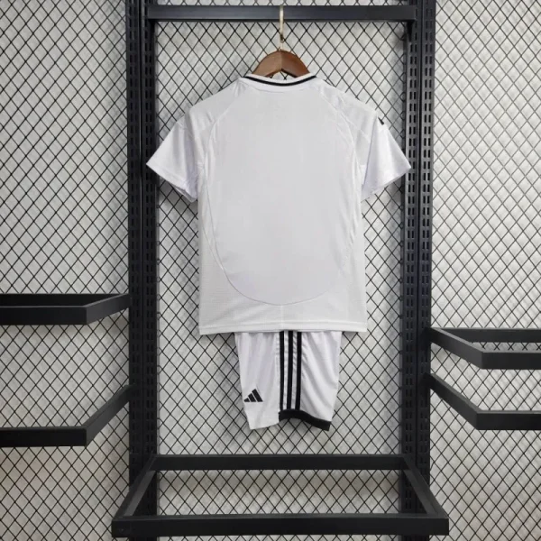 Real Madrid 2024/25 - Local - Infantil - Imagen 4