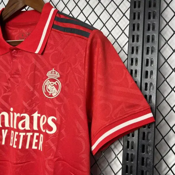 Real Madrid 2024/25 - Especial Rojo - Aficionado - Hombre - Imagen 3