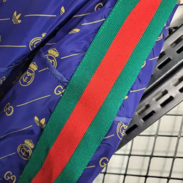 Real Madrid 2023/24 - Gucci - Rompevientos - Imagen 3