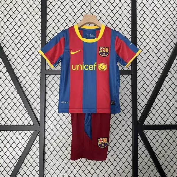Barcelona 2010/11 - Local - Infantil - Retro
