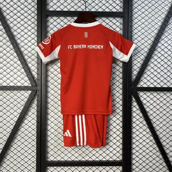Bayern Munchen 2025/26 - Local - Infantil - Imagen 4