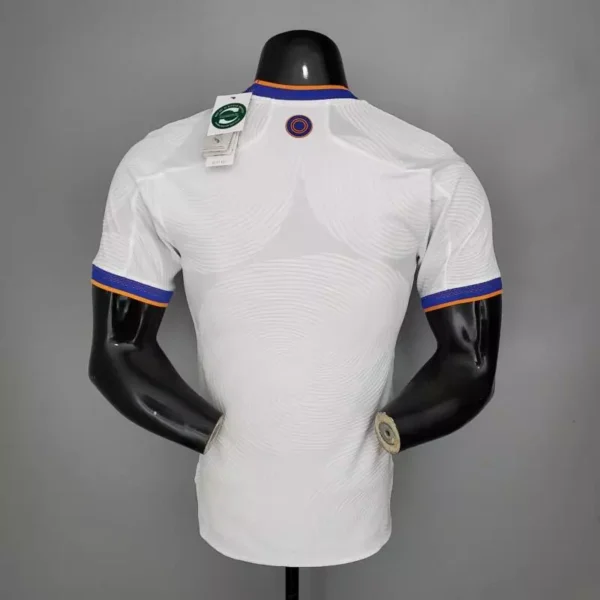 Real Madrid 2021/22 - Local - Jugador - Imagen 4